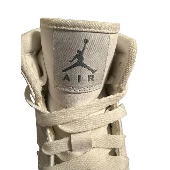 Air Jordan 1 Mid Triple White Men’s 9 | Unworn • No Box • Clean - Picture 3 of 10